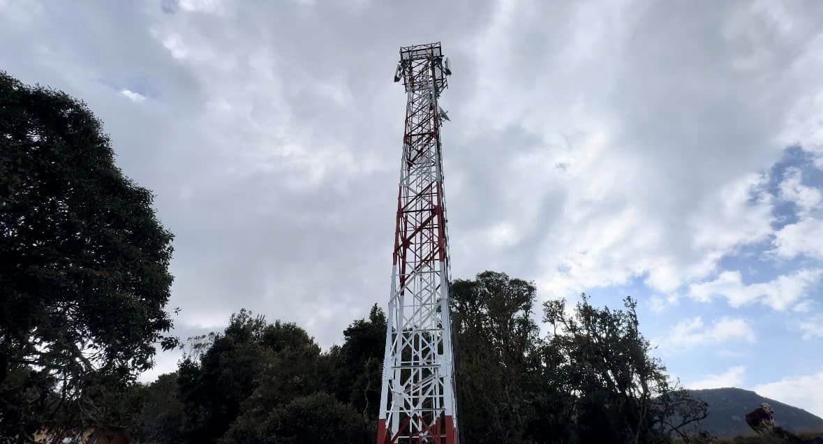 El Alcalde Mayor de Bogotá, Carlos Fernando Galán, visitó la localidad 20 de la ciudad para anunciar el cronograma de entrega de las cinco antenas que permitirán mejorar el servicio de datos y de voz en el territorio. 