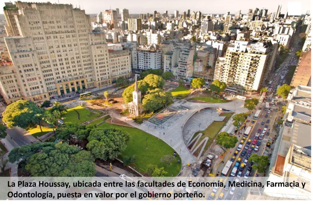 la plaza Houssay, ubicada entre las facultades de Economía, medicina, farmacia y odontología puesta en valor por el gobierno porteño